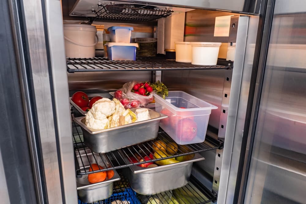 Cómo mejorar el almacenamiento de alimentos en un restaurante